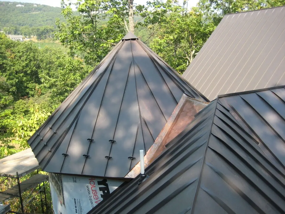 Professional Roof Tarp Installation by Craftsman Roofing in Glen Echo